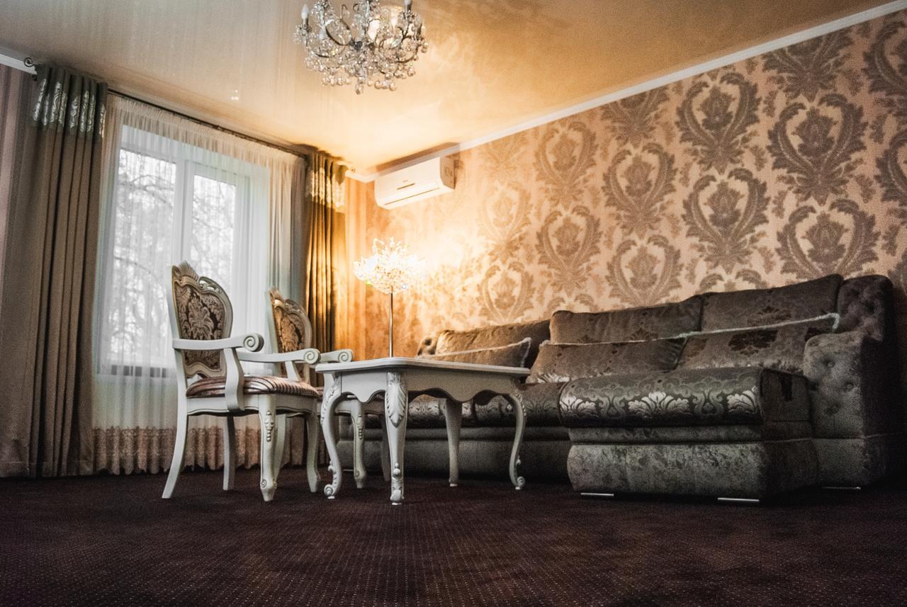 Aristokrat Hotel Виниця Екстериор снимка