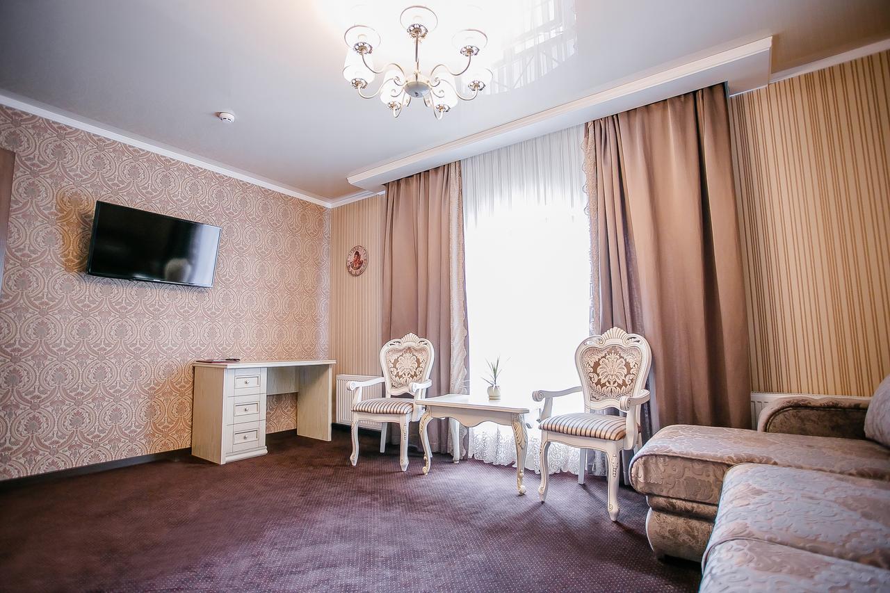 Aristokrat Hotel Виниця Екстериор снимка