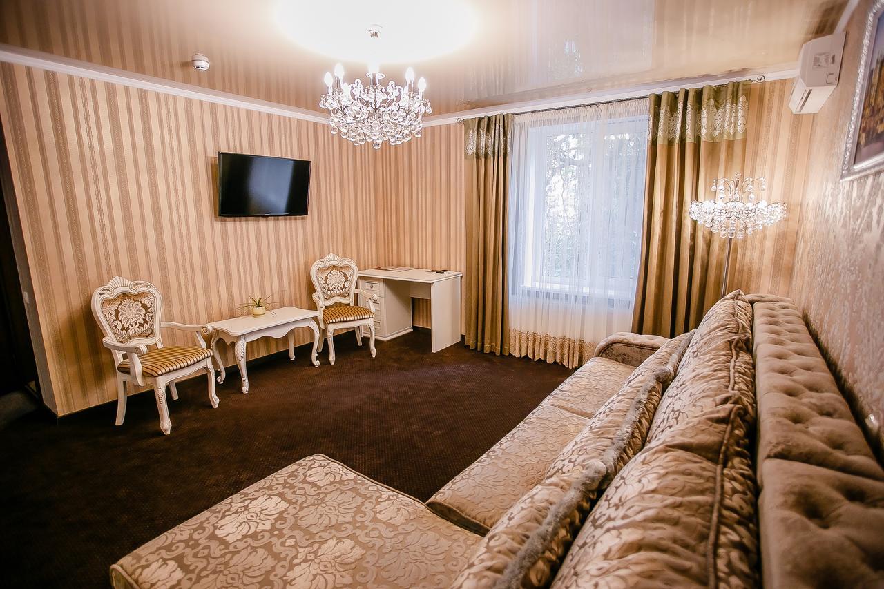 Aristokrat Hotel Виниця Екстериор снимка